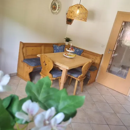 Elisabeth Apartment *